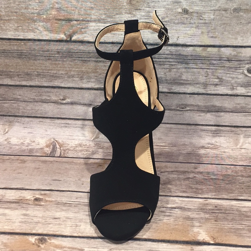 NIB Olivia James Mandy Black Nubuck Sandals
